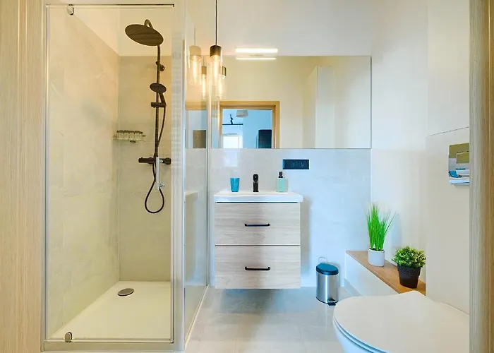 Za Cafe Peron, Patriotow 303a