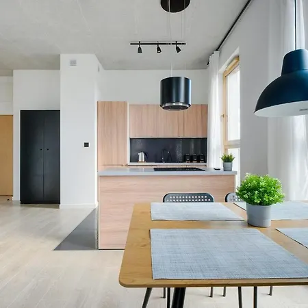 Za Cafe Peron, Patriotow 303a